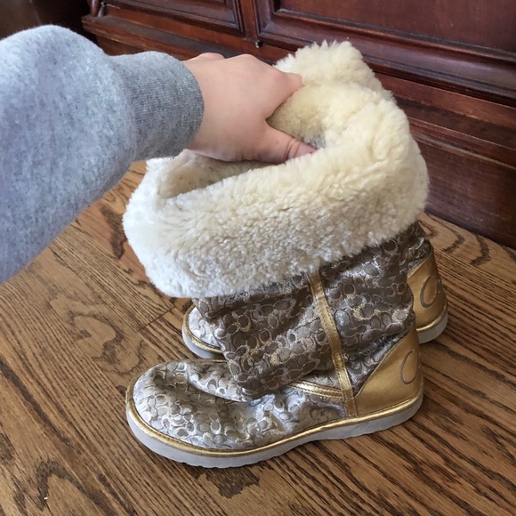 COACH Logo Fur Boots - Picture 3 of 7